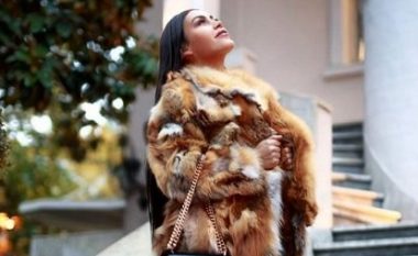 Fjolla Morina vjen atraktive dhe 'e nxehtë' në promovimin e veshjeve dimërore (Foto)