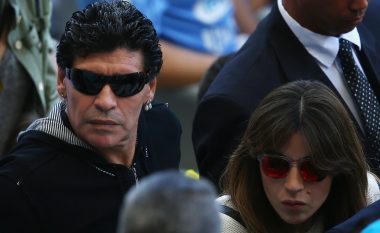 Maradona kërkon që të burgoset vajza e tij