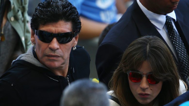 Maradona kërkon që të burgoset vajza e tij