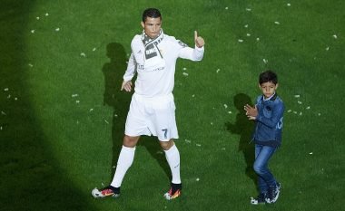 “Asgjë nuk është rastësi” – I biri i tij shënon gol të mrekullueshëm nga gjuajtja e lirë, Ronaldo krenohet me të (Video)