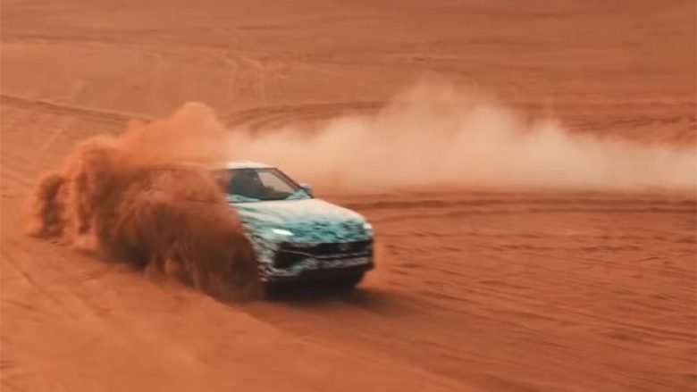 Lamborghini teston modelin Urus në dunat e shkretëtirës (Video)