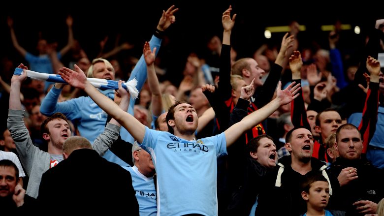 Sulmohen tifozët e Manchester Cityt në Napoli