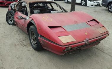 Pagoi afro 40 mijë euro, për Ferrarin e djegur (Foto)