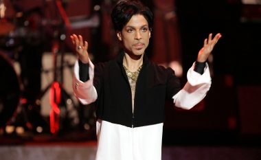 Kitara e Prince shitet për 700.000 dollarë