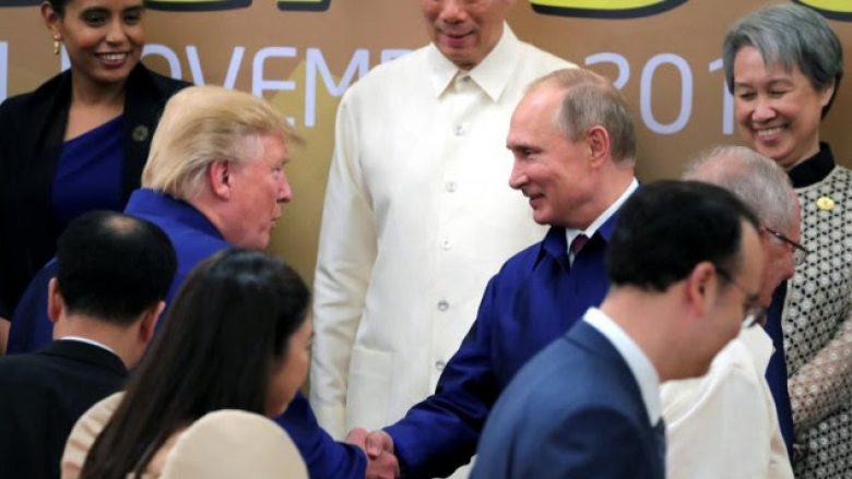 Ish-zyrtarë të inteligjencës thonë se Trump po manipulohet nga Putini