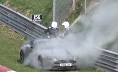 Rrjedhja nga ftohësi ishte shkaktari i bllokimit të Aston Martin Vantage (Video)