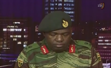 Rebelohet ushtria, merr kontrollin e televizionit shtetëror në Zimbabve (Video)