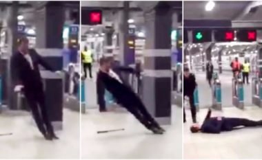 Sulmonte pa arsye udhëtarët e stacionit të trenit, policët e përplasin në tokë me elektroshok (Video)