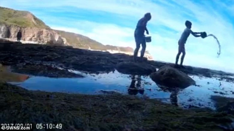 Kamerën që ra në ujë, valët e dërguan 360 kilometra larg (Video)