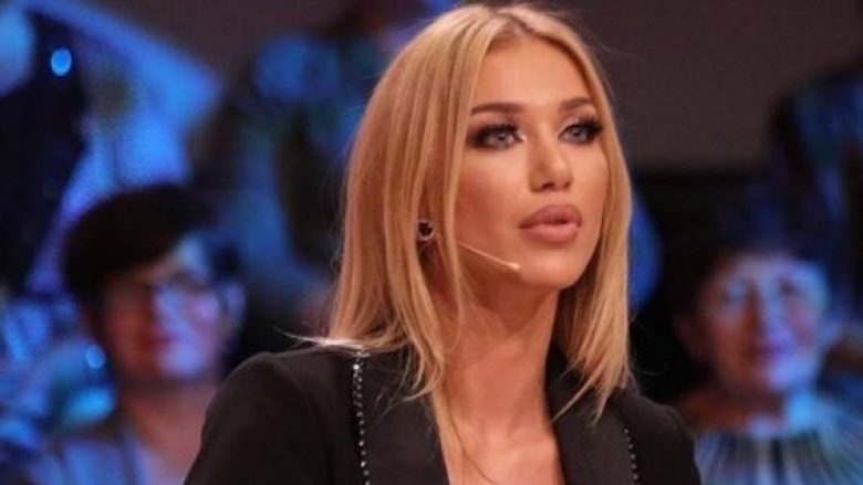 Adelina Tahiri vërteton edhe njëherë bukurinë e saj natyrale në një fotografi pa makijazh (Foto)