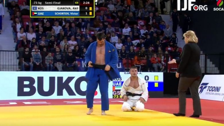 Akil Gjakova mposhtet në gjysmëfinale të Hagës