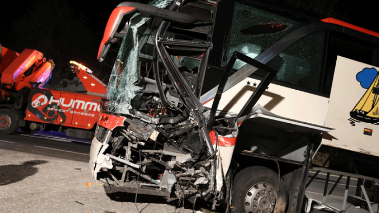 Aksidentohet autobusi nga Maqedonia në Austri, një person i vdekur (Foto)