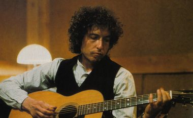 Del në ankand kitara e Bob Dylan për 300 mijë dollarë
