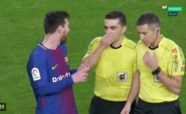 Momenti kur Messi ia shpjegonte gjyqtarit se topi ishte brenda vijës së portës (Video)