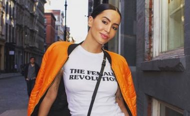 Dafina Zeqiri kthehet duke simbolizuar illuminatin (Foto)