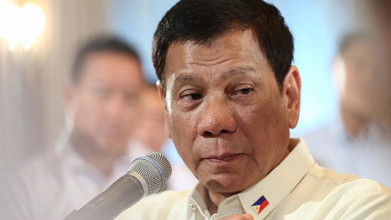 Duterte thotë se e kishte vrarë një njeri, vetëm sepse e kishte shikuar!