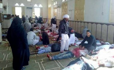 Egjipt, shkon në mbi 300 numri i të vrarëve nga sulmi i armatosur në xhami (Foto)