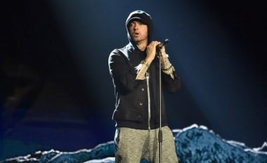 Performanca e Eminemit në MTV EMA, rikthimi i madh i mbretit të repit (Video)