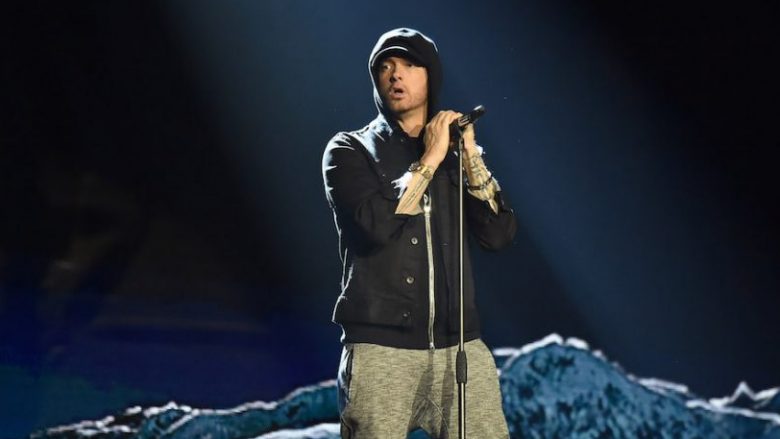 Performancë mjeshtërore e hiteve të vjetra nga Eminem në BBC Radio 1 (Video)