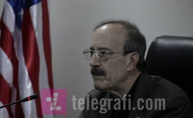 Engel: Vuçiq nuk mund të bëjë thirrje për paqe dhe të lavdërojë Millosheviqin