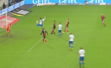 Në ligën e tretë të Gjermanisë shënohet gol me volej akrobatik me finte (Video)