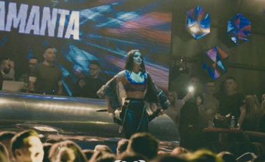 Samanta u shfaq joshëse në performancën e saj në Tiranë (Foto)