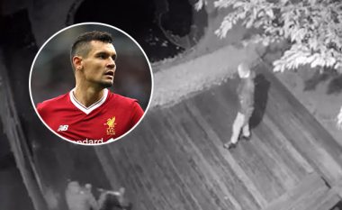 Momenti kur grabitësit thyen derën e shtëpisë së Dejan Lovrenit (Video)