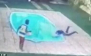 Hajni përfundon në pishinë, pasi qëllohet me armë nga pronari i shtëpisë, të cilën tentoi ta vidhte (Video,+16)