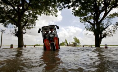 Indi: 12 të vdekur nga shirat monsun