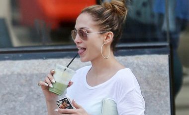 Jennifer Lopez gjithmonë për kafjall ha smoothie – thotë që është i shëndetshëm dhe eliminon shtresat yndyrore (Receta)