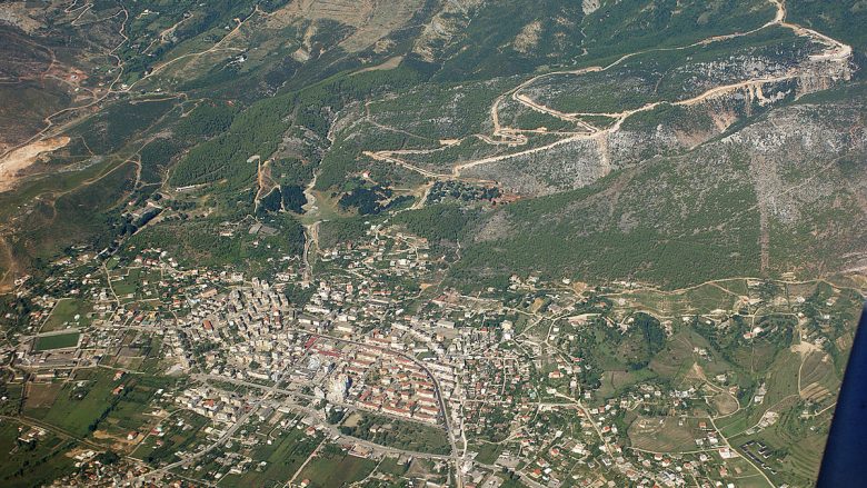 Viti 1965: Si u ndërtua Superfosfati i Laçit dhe si u popullua qyteti (Video)