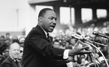 Dosja sekrete e FBI: Martin Luther King i ‘zhytur’ mes orgjive dhe Partisë Komuniste