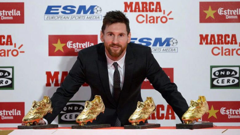 Messi me katër Këpucët e tij të Arta 