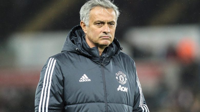 Mourinho kërkon rritje rroge për të rinovuar kontratën me Unitedin