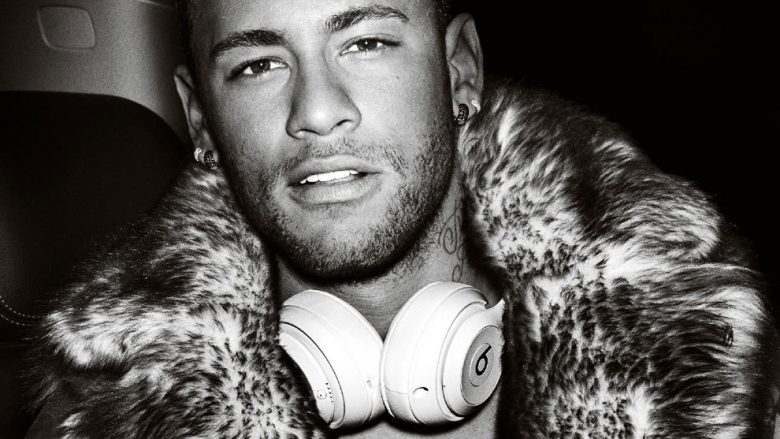 Neymar: Dua ta fitoj Kampionatin Botëror dhe Ligën e Kampionëve, pastaj të martohem   