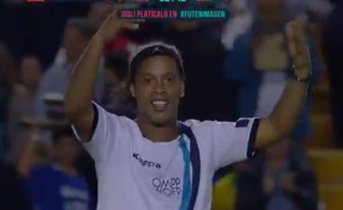 Ronaldinhos nuk i ka humbur klasi, shënon gol fantastik nga rreth 40 metra në një miqësore (Video)