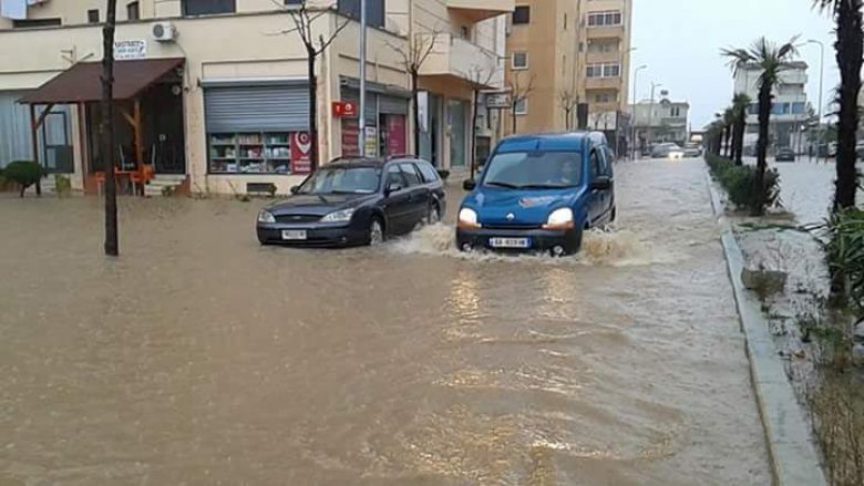 Paralajmërohen përmbytje në Shqipëri, pas reshjeve të vazhdueshme të shiut