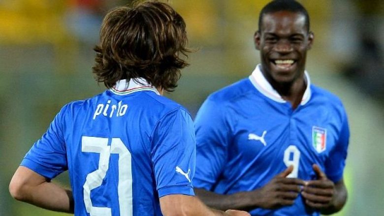 Balotelli: Pirlo është fenomen unik dhe i papërsëritshëm, mund të luante edhe 10 vite (Foto)