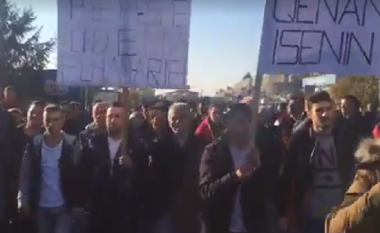 Përfunduan protestat, qytetarët kërkojnë lirimin e të dënuarve për ngjarjet në Kumanovë (Foto/Video)
