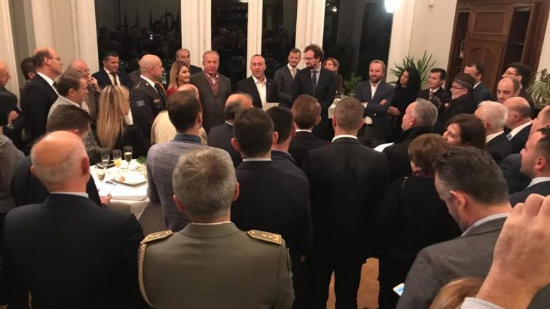 Haradinaj takon bashkatdhetarët në Bruksel