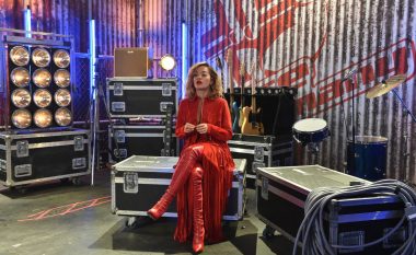 Befasohen gjyqtarët e “The Voice of Germany” kur iu shfaqet para syve Rita Ora (Video)