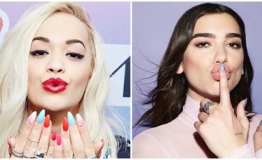 Rita Ora dhe Dua Lipa në një skenë për Krishtlindje në ngjarjen “Top of the Pops” (Video)