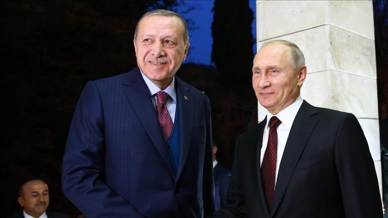 Erdogan takon Putinin: Takimet e shpeshta forcojnë besimin dhe bashkëpunimin