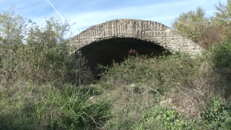 Lënda e parë sigurohej fare pranë: Brenda tunelit të hashashit, aty ku çdo ditë punonin dhjetëra gra shqiptare (Video)