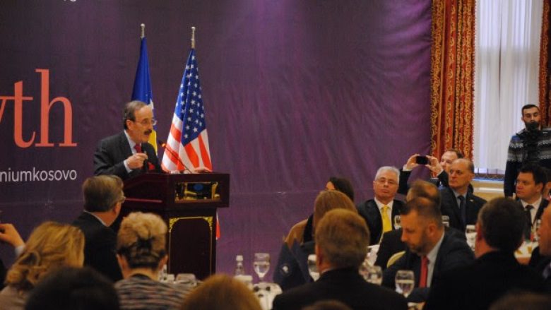 Engel: SHBA të përfshihet në dialogun Kosovë-Serbi