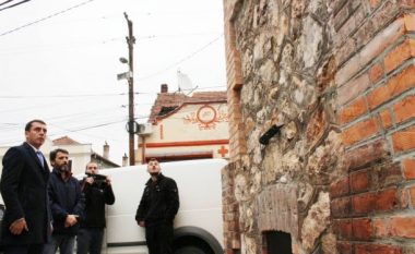 Gashi përuron disa shtëpi të vjetra në Prizren