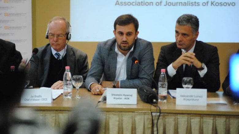 Gazetarët janë të kërcënuar nga deputetët dhe zyrtarët publik