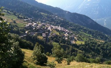 Një fshat në Zvicër ofron 70 mijë franga për të huajt që janë të gatshëm të jetojnë aty, të paktën për një dekadë!