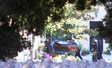 Vetëm gruaja dhe fëmijët: “Bosi i bosëve” varroset me një funeral privat në Sicili (Video)