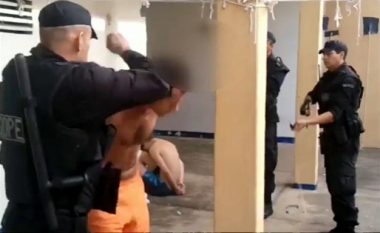 Shokohen brazilianët, publikohen pamjet ku shihen gardianët e burgut duke i qëlluar me revole elektrike të burgosurit (Video, +18)